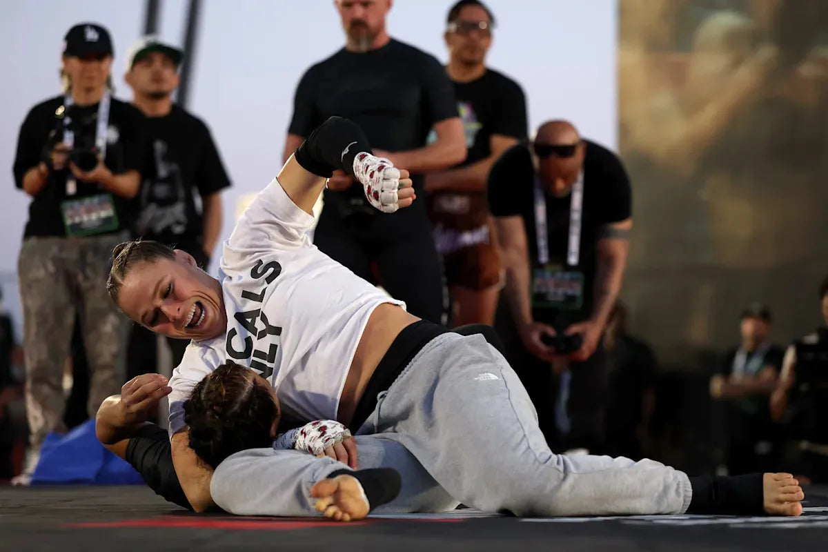 Ronda Rousey says she's 'not an alien' at open workout for comeback ...